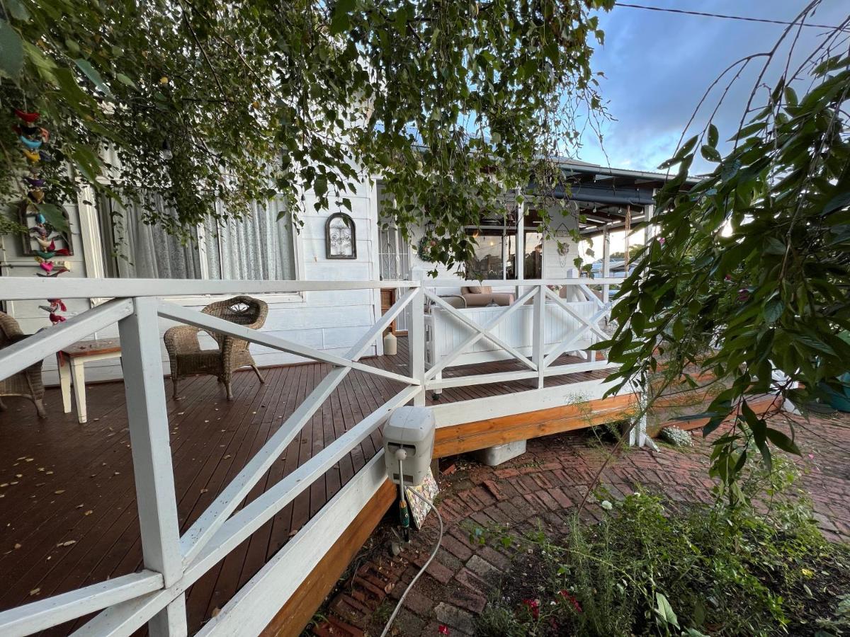 Ivy May Cottage Lakes Entrance Exterior photo