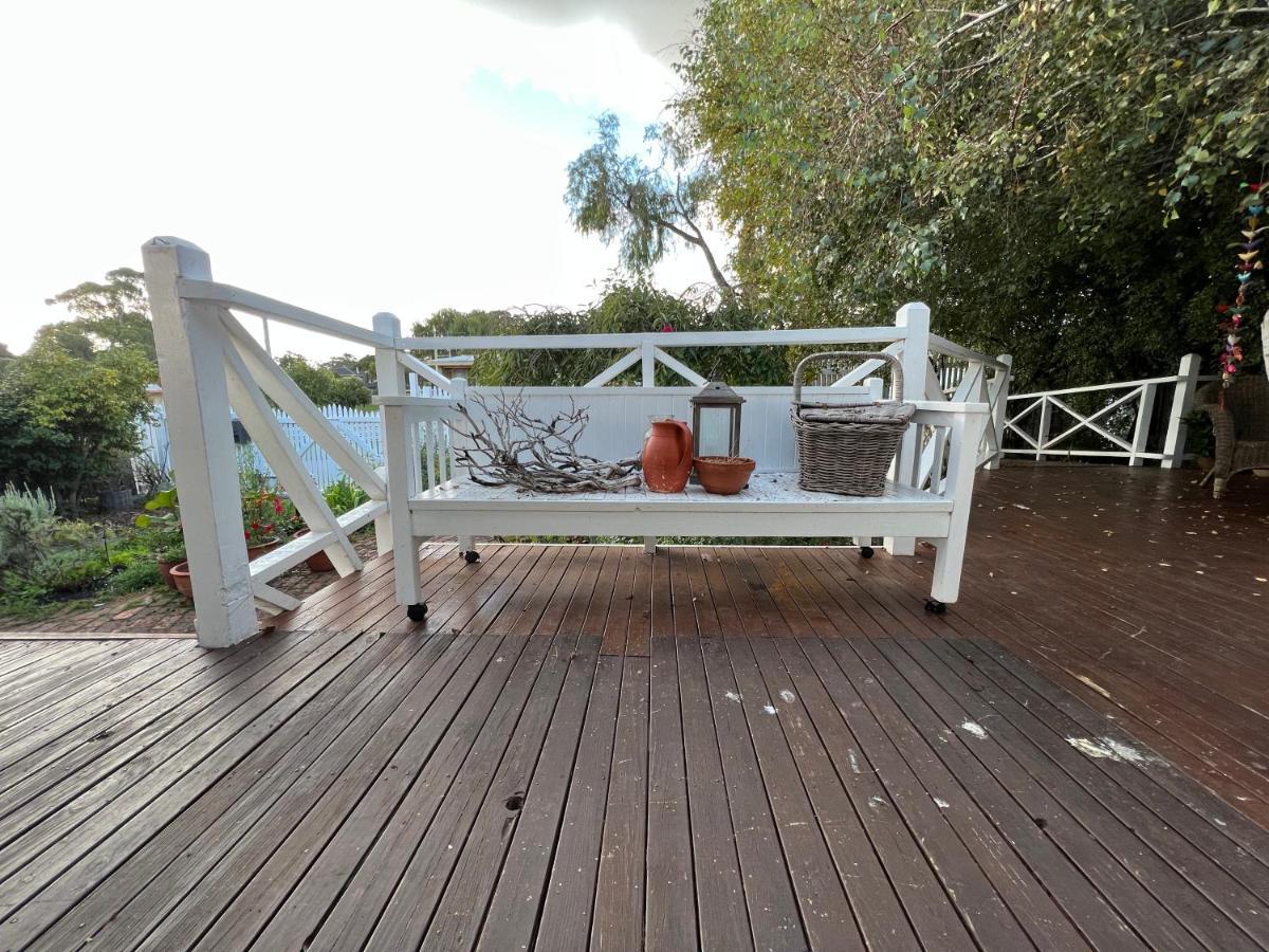 Ivy May Cottage Lakes Entrance Exterior photo