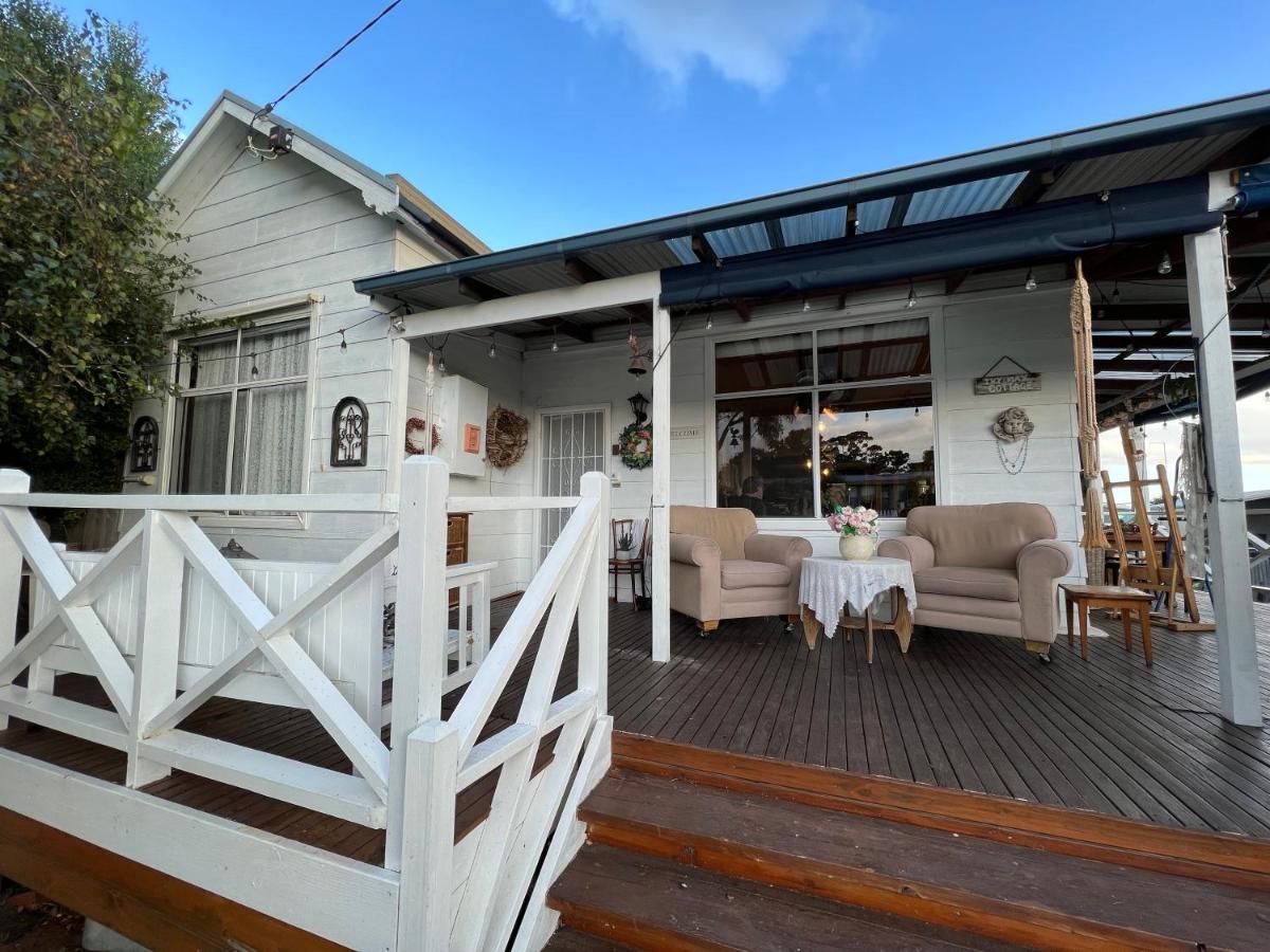 Ivy May Cottage Lakes Entrance Exterior photo